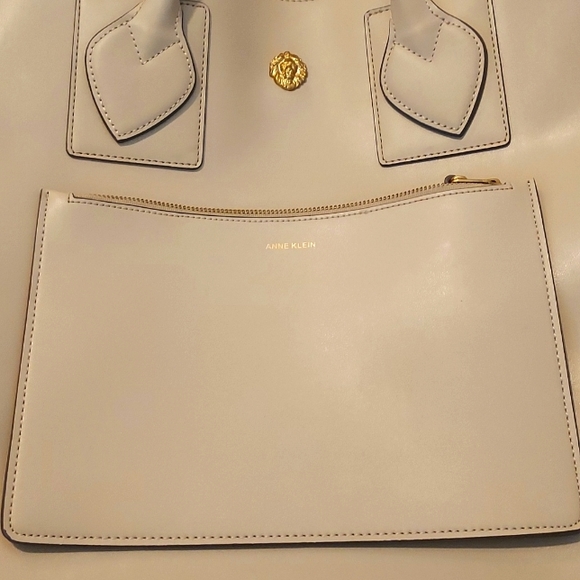 Anne Klein feaux leather tote bag - Picture 5 of 8